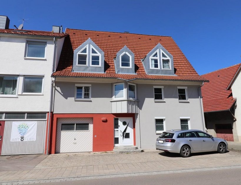 8 Zimmer 166 m² 396.000 € Kaufpreis Häuser in Münsingen / Auingen