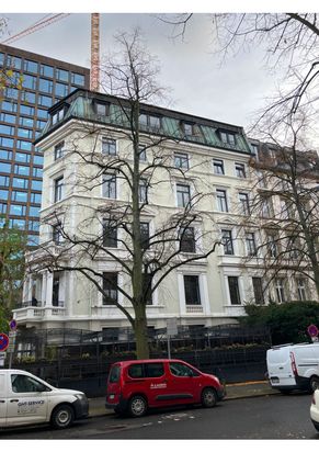 Dr. Nichlos - Plastische Chirurgie Frankfurt