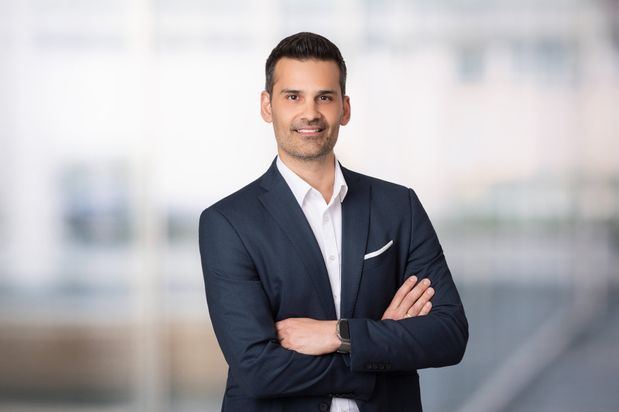 Dr. Nichlos - Plastische Chirurgie Frankfurt