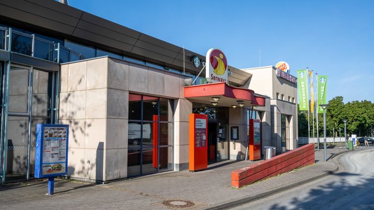 Serways Raststätte Fernthal West