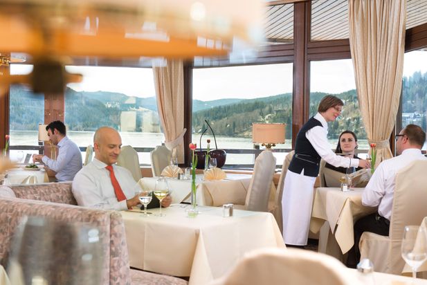 Restaurant "Vier Täler" mit Seeblick