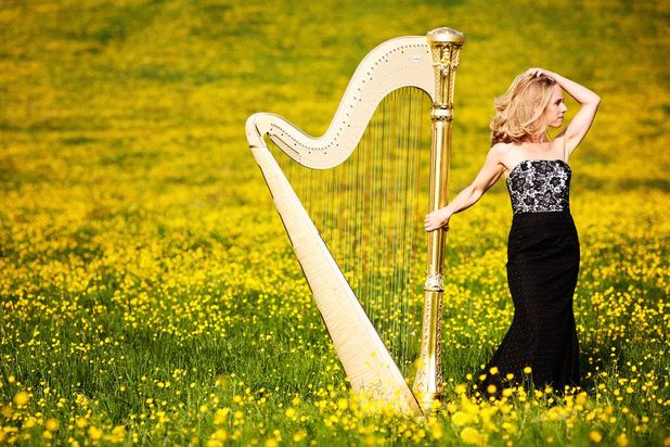 Harfenistin Stephanie Schwarz