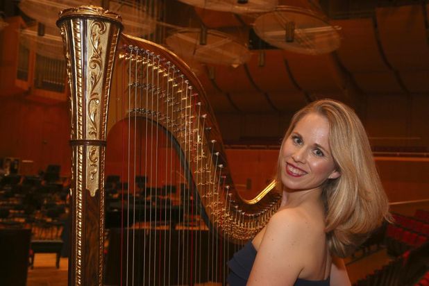 Harfenistin Stephanie Schwarz