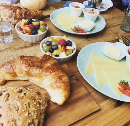 THE FRIDAY Cupping Room