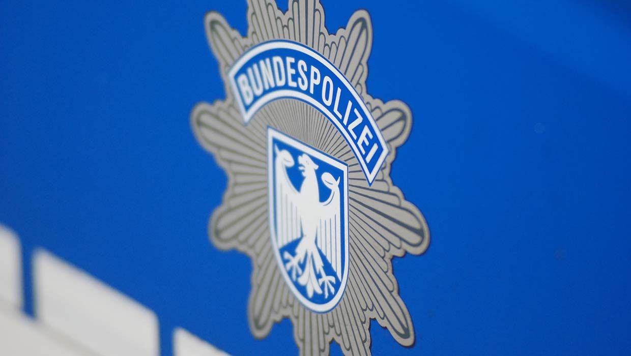 BPOLI LUD: Per Haftbefehl gesucht, von der Bundespolizei festgenommen