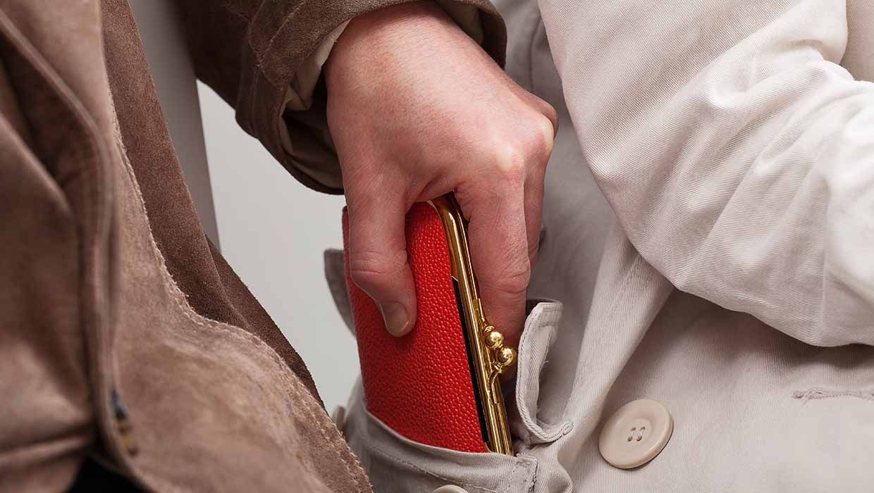 +++Einbrecher gehen dreimal leer aus+++Wechselfallenbetrug+++Brennende Strohballen+++Diebstahl und Sachbeschädigung an Pkw+++Diebstahl von Handtasche+++Verkehrsunfallflucht unter Alkoholeinfluss+++