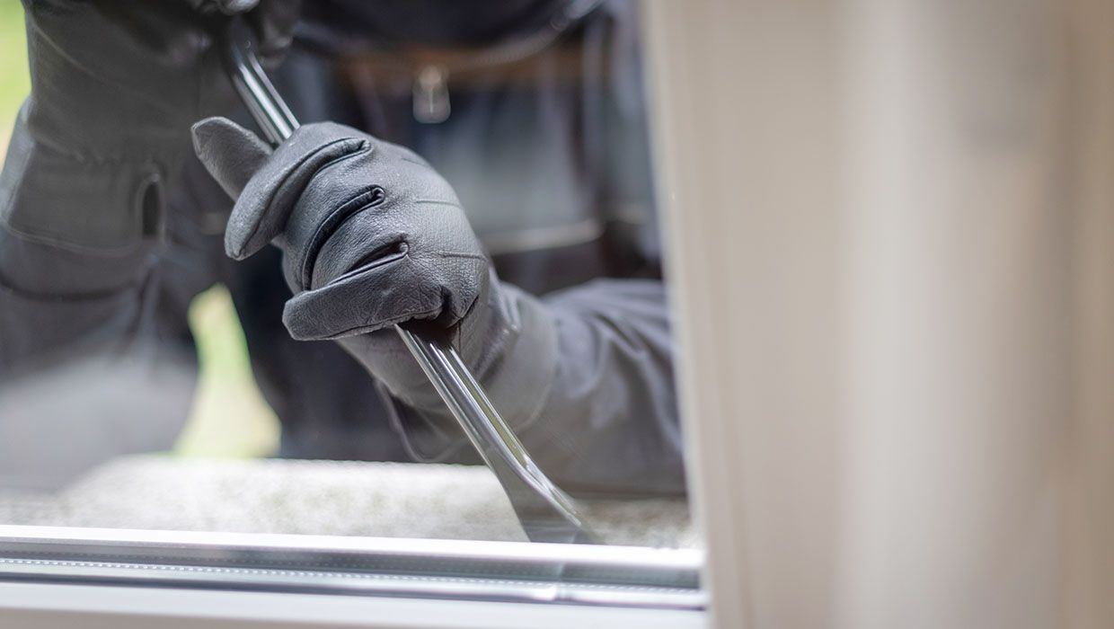 (1202) Einbruch in Autohaus - Zeugenaufruf