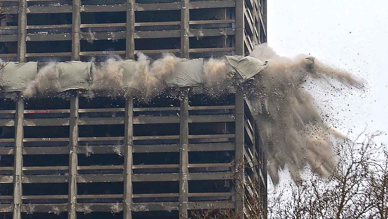 Einbrüche +++ Zigarettenautomat gesprengt +++ Farbschmierereien auf Spielplatz - vier Tatverdächtige festgenommen +++ Geldbörse aus Handtasche gestohlen +++ Rollerdiebe gestört