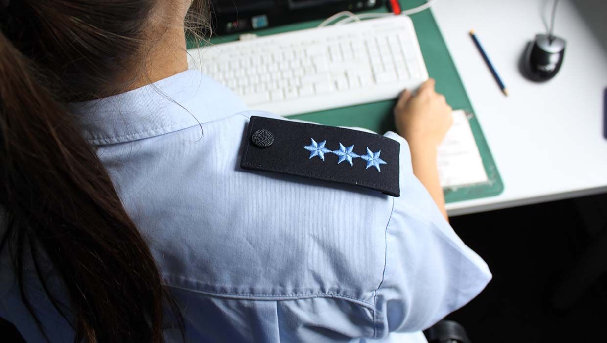 Zeugenaufruf nach Steinewerfer