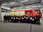 Bildunterschrift: Gruppenbild der Beförderten und Jubilare der Freiwilligen Feuerwehren in Bremerhaven am 19. Oktober 2025 mit Feuerwehrdezernent Stadtrat Peter Skusa, dem Leiter der Feuerwehr Jens Cordes dem Sachgebietsleiter Christian Gercken und den Wehrführungen.
Bildnachweis: Feuerwehr Bremerhaven