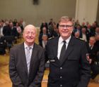 von links: Jürgen Grüll und Polizeipräsident Andreas Sagehorn