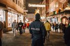 Die Polizei im Einsatz auf dem Nürnberger Christkindlesmarkt.