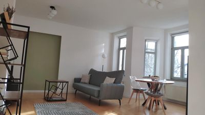 Exklusives Wohnen im Altbau – möblierte 3-Zimmer-Wohnung mit Balkon in begehrter Innenstadtlage