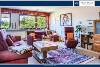 Großzügige und helle Dachgeschosswohnung in ruhiger Lage