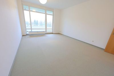 Helle Wohlfühlwohnung mit Westbalkon 3-Zimmer-Wohnung (Erbpacht) in München-Bogenhausen