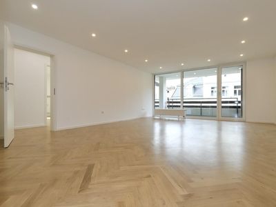 Erstbezug nach Komplettsanierung: 4 ZKB mit großer Südwestterrasse in ruhiger Citylage