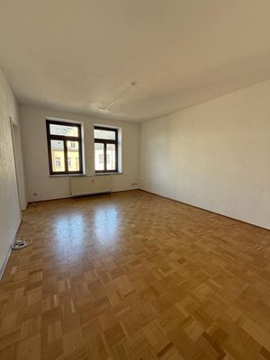 Aufzug und Parkett! *** Großzügige Kaßberg 2-Zimmer mit EBK ***