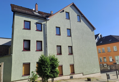 Charmantes Mehrfamilienhaus mit 3 Parteien und Innenhof - Ideale Kapitalanlage in begehrter Lage
