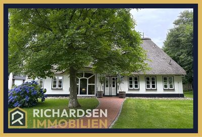 Reetgedecktes Anwesen auf einem parkähnlichen Grundstück in ruhiger Ortsrandlage in Wittbek