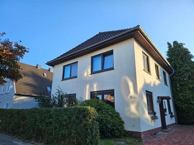 Das neue Jahr im neuen Zuhause beginnen
Großzügiges Einfamilienhaus mit sonnigem Grundstück