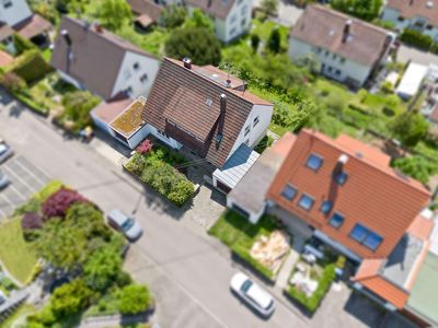 Zweifamilienhaus mit toller Aussicht und viel Potenzial!