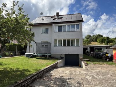 Teilvermietetes Zweifamilienhaus in ruhiger Lage Windsbachs