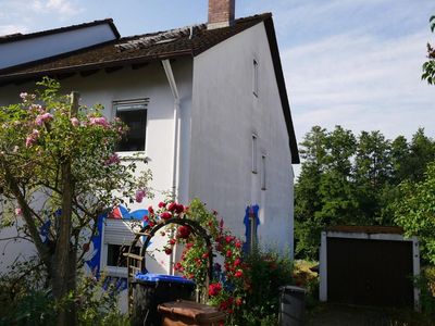 massiv gebautes Einfamilienhaus mit Garten und Garage in Bad Kissingen - Garitz