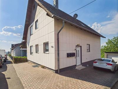 Bezugsfertiges Zweifamilienhaus mit Einliegerwohnung in Püttlingen zu verkaufen.