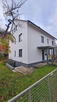 3-Zimmer-Wohnung mit Einbauküche und Garage
in Zweifamilienhaus in Oberkochen