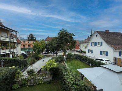 Helle 3-Zimmer-Wohnung mit Balkon und Tiefgaragenstellplatz in zentraler Lage von Schallstadt