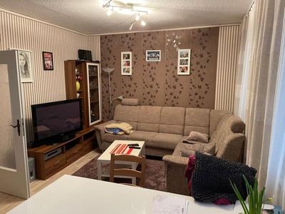 3-Raum-Wohnung mit großem Balkon, Einbauküche und Eckbadewanne – ab 01. Februar frei