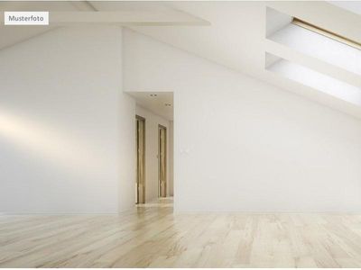 Etagenwohnung in 75177 Pforzheim, Salierstr.