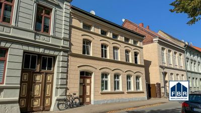 Solides Mehrfamilienhaus mit drei Wohneinheiten im Herzen von Grabow
