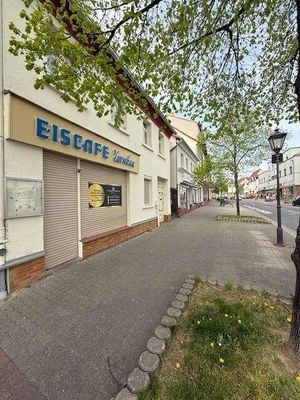 Wohnhaus und Eiscafé mit Tradition "Schreiben Sie die Geschichte in Zwenkau weiter"