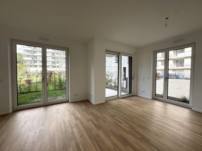 Hochwertige 2-Zimmer-Wohnung mit eigenem Garten