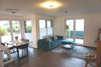 MODERNE 4-ZIMMER-WOHNUNG MIT GROSSEM GARTEN UND TG-STELLPLATZ