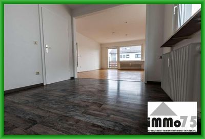 toll geschnittene 4 Zimmer Wohnung mit Balkon und Terrasse