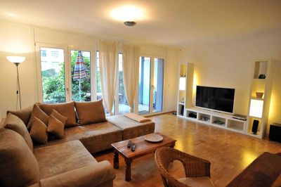 Wohnen am Rheinturm zwischen Hafen und Landtag