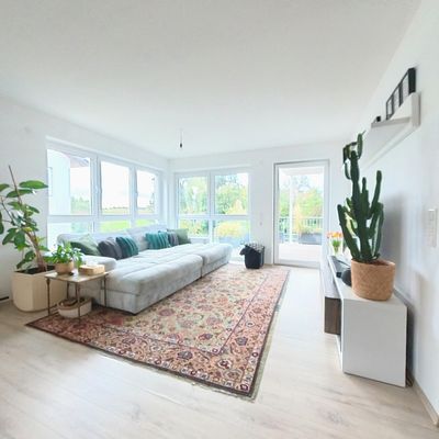 Helle und neuwertige 4 Zimmer Terrassenwohnung mit unverbauter Aussicht!!!