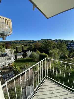 Von privat: Großzügige Wohnung mit toller Aussicht