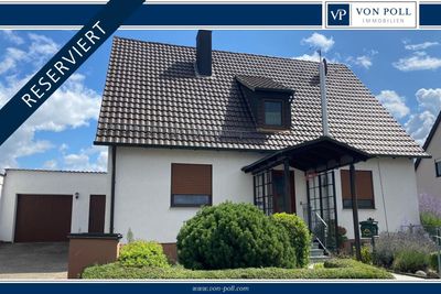 RESERVIERT Gepflegtes Familiendomizil
als Ein - / oder Zweifamilienhaus nutzbar