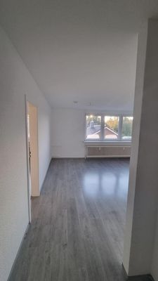 Gemütliche 2-Z-DG-Wohnung mit V-Bad in Neustadt i.H.