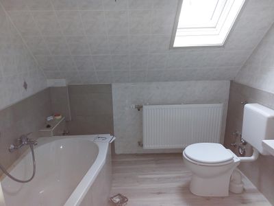 Singledachgeschoßwohnung mit Balkon