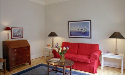 ruhige, helle Wohnung in einem schönen Altbau