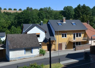 Attraktives Ausbauhaus! Ein- bis Zweifamilienhaus mit Nebengebäude und Garten für Ihr Traumprojekt!