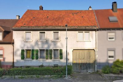 Bieterverfahren: Zweifamilienhaus mit Nebengebäude zum Abriss oder zur Kernsanierung in Weingarten