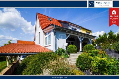 Charmante Doppelhaushälfte mit großem Traumgrundstück und Pool – Ihre private Ruheoase