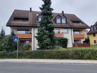 Vermietete 4-Zimmer-DG-Maisonette-ETW mit Loggia, Garage und Stellplatz