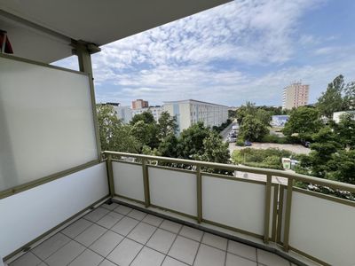 Bezugsfertige 3-Raum-Wohnung mit Tageslichtbad!