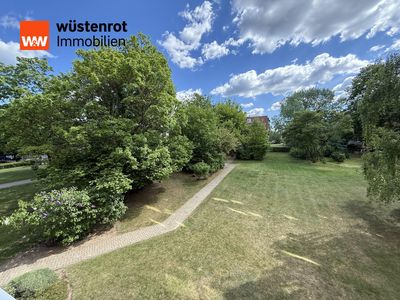 Gepfl. 3 Zi.-Whg., gr. Balkon mit Blick ins Grüne, Fahrstuhl u. Rampe in einer parkähnlichen Anlage